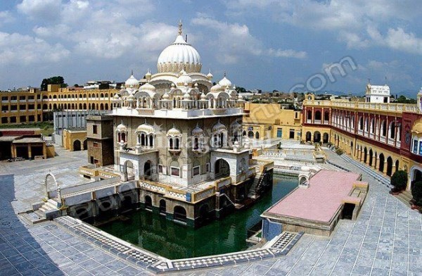 panja sahib.jpg (125 KB)